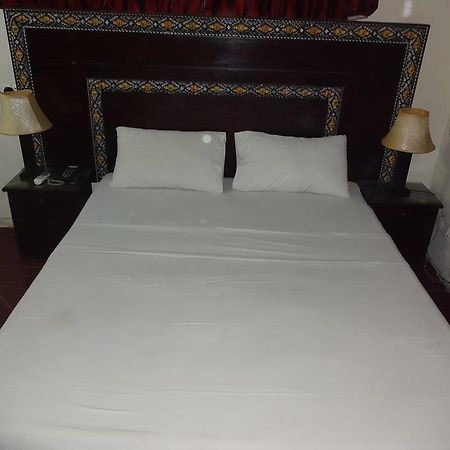 Safari Hotel Upper Mall Lahore Exteriör bild